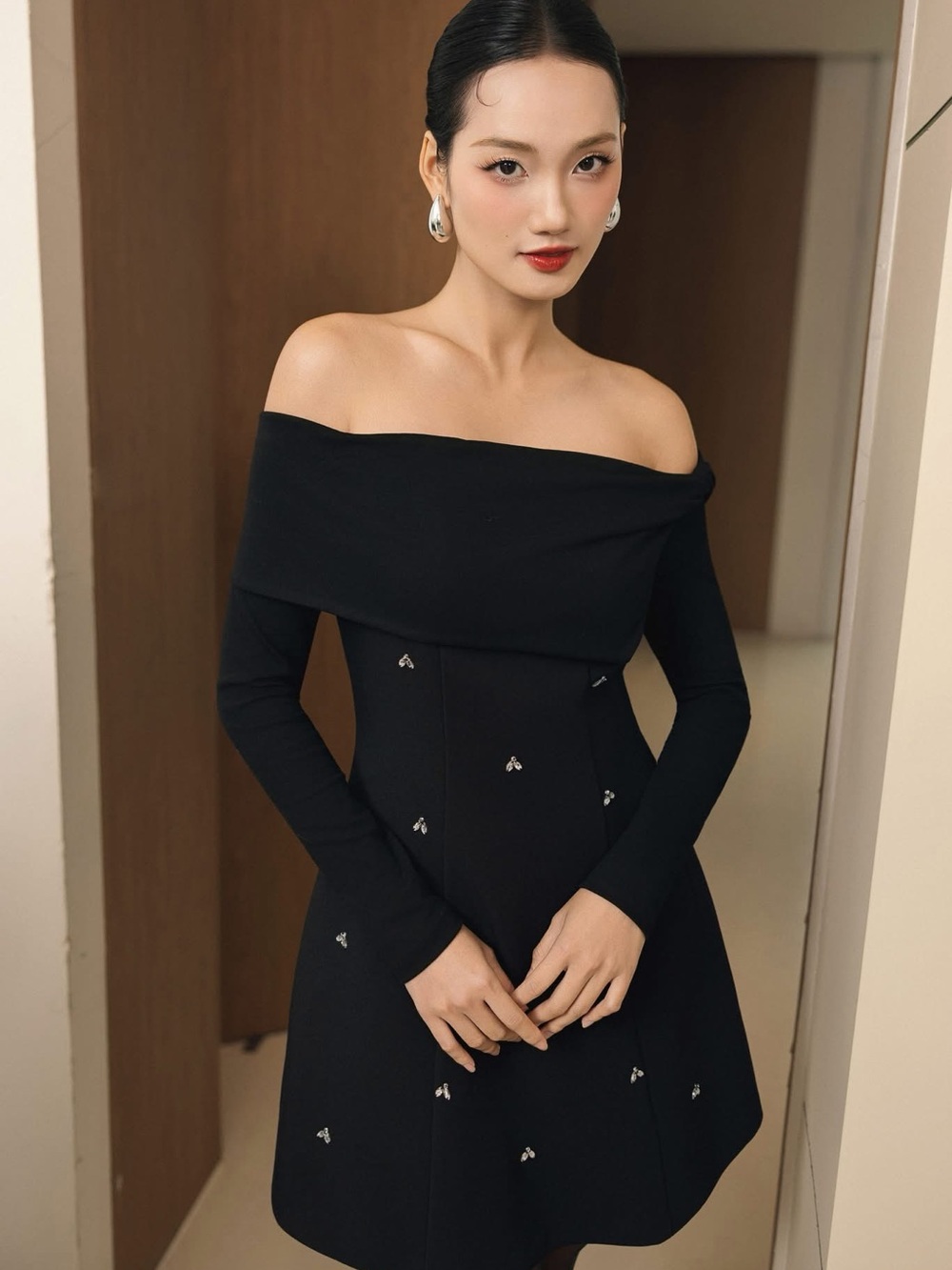 Off-Shoulder Black Long-Sleeve Fit & Flare Dress Local brand VietNam